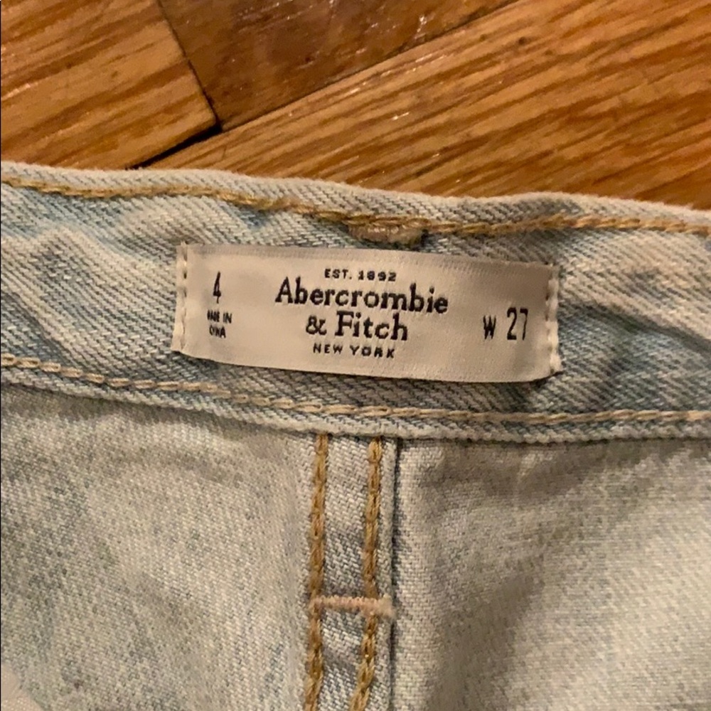 A&F High Rise Festival Short - Picture 6 of 6